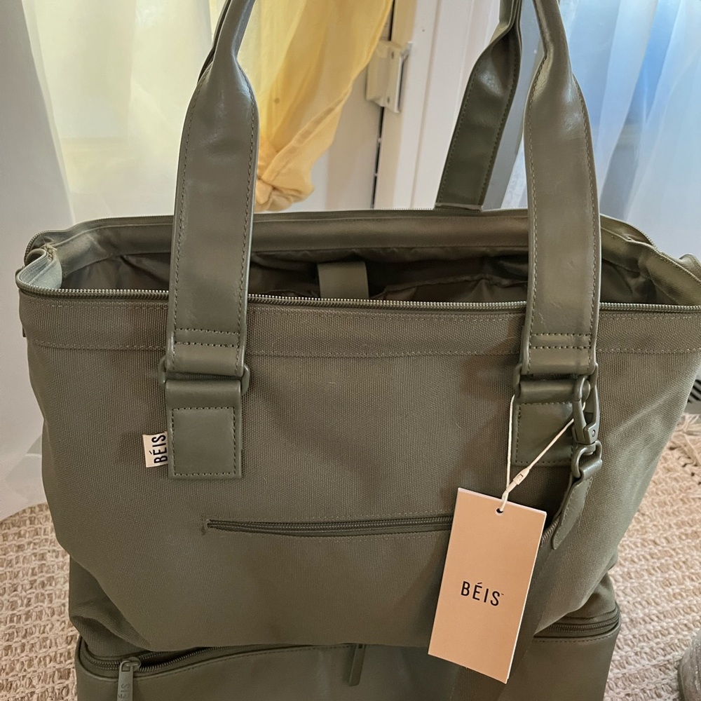 BEIS Mini Weekender in Olive